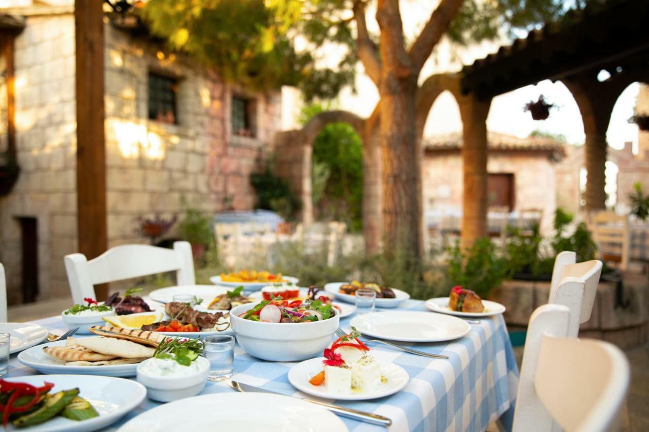 Golden Bay Beach Hotel Larnaca Exterior foto